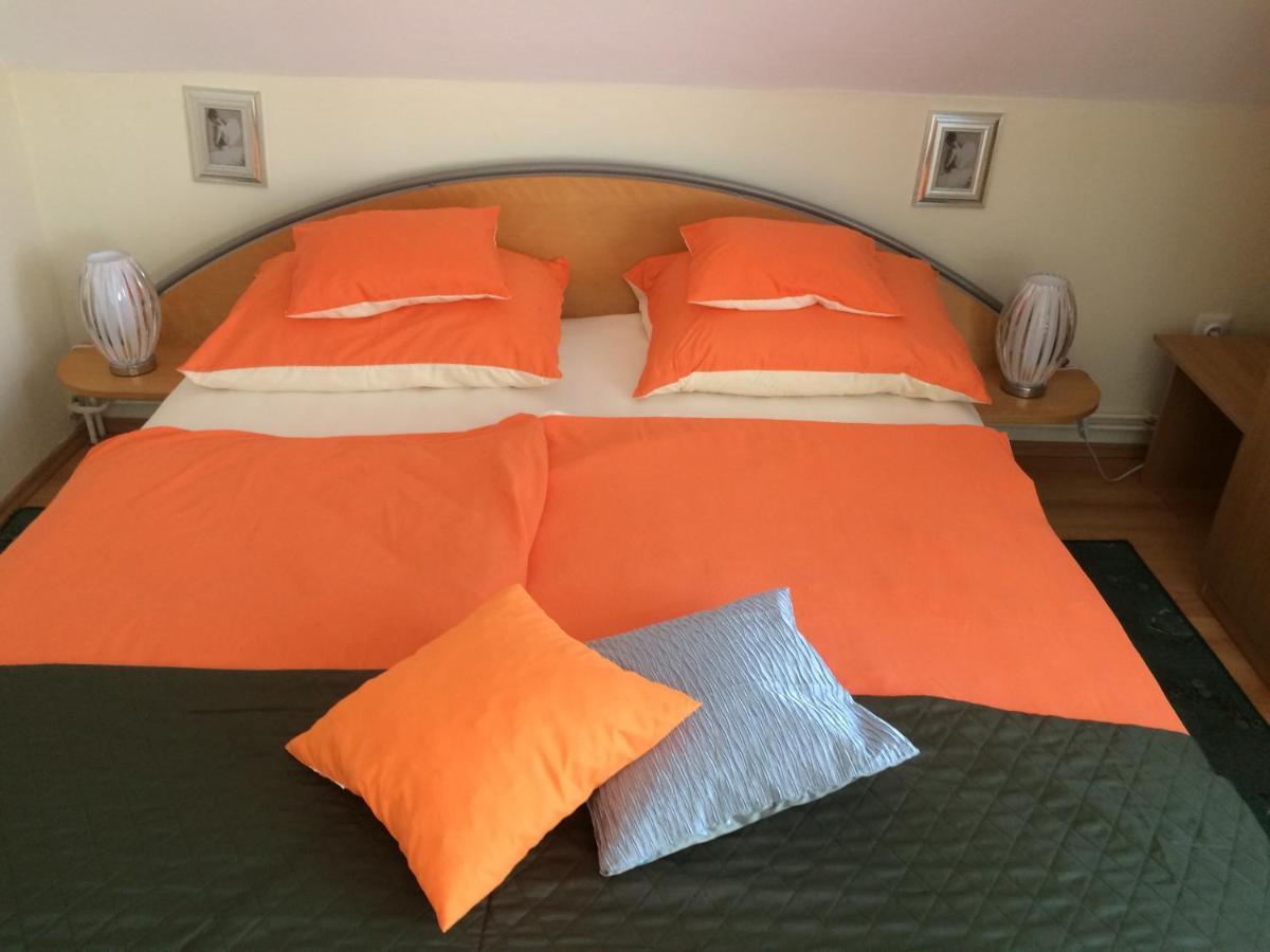 Gyenesi Virag Apartman Gyenesdias Bilik gambar