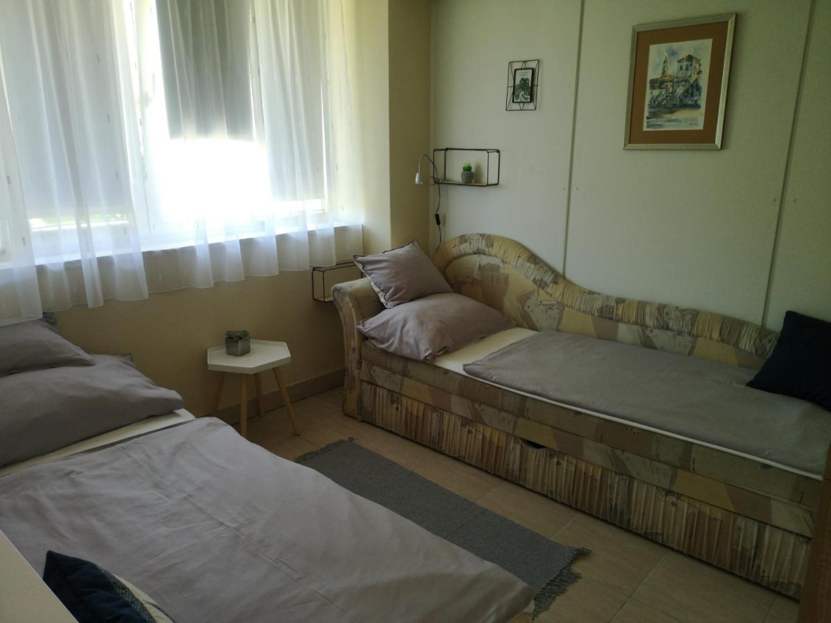 Gyenesi Virag Apartman Gyenesdias Bilik gambar